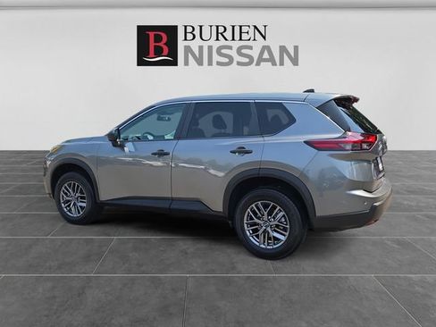 Used 2024 Nissan Rogue S AWD/4WD image 3