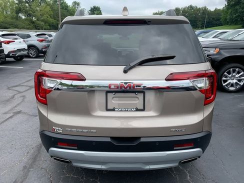 Certified 2023 GMC Acadia SLT w/ Technology Package AWD/4WD image 4