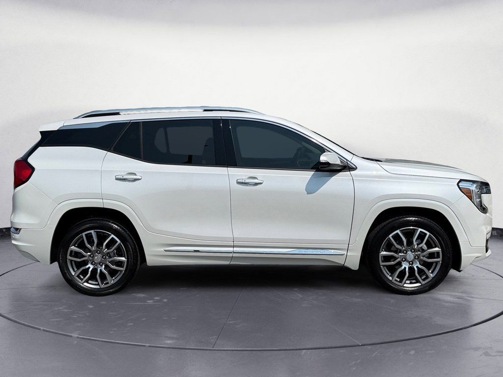 Used 2022 GMC Terrain Denali AWD/4WD image 8
