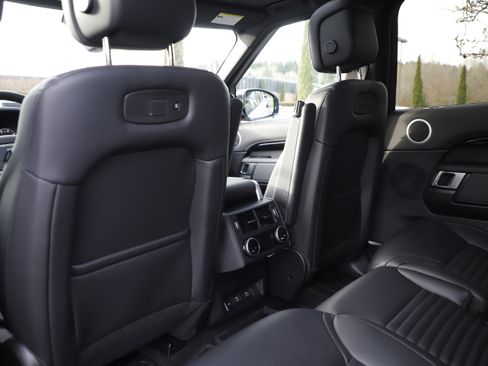 Certified 2025 Land Rover Discovery S image 15