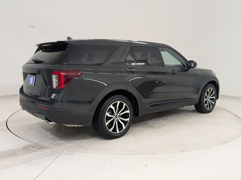 Certified 2022 Ford Explorer ST-Line image 8