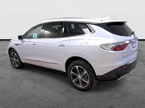 Used 2022 Buick Enclave Essence w/ Experience Buick Package AWD/4WD image 2