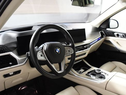 Used 2023 BMW X7 xDrive40i w/ Executive Package AWD/4WD image 12