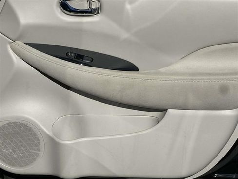 Used 2012 Nissan Leaf SL image 20