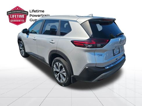Used 2023 Nissan Rogue SV w/ SV Premium B Package AWD/4WD image 3