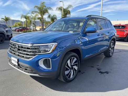 Certified 2025 Volkswagen Atlas SE image 5