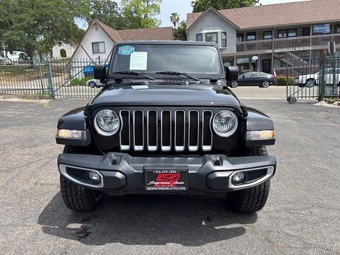 Used 2020 Jeep Wrangler Unlimited Sahara image 4