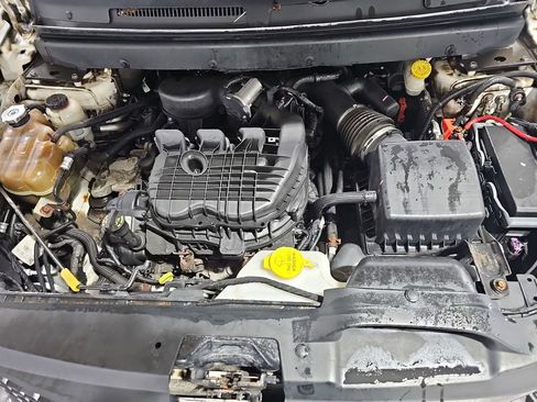 Used 2012 Dodge Journey SXT image 31