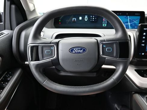 Used 2025 Ford Expedition Max Active AWD/4WD image 19