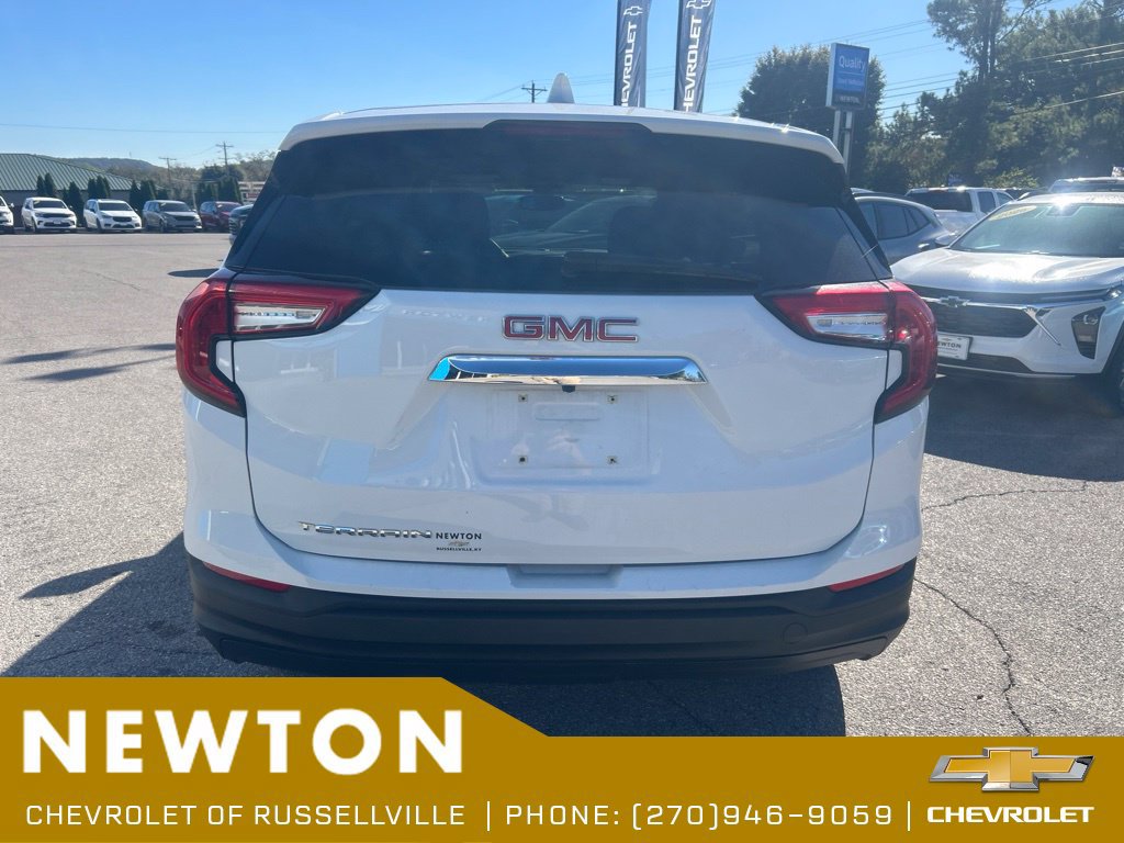 Used 2024 GMC Terrain SLE FWD image 13