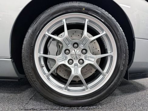 Used 2005 Ford GT image 17