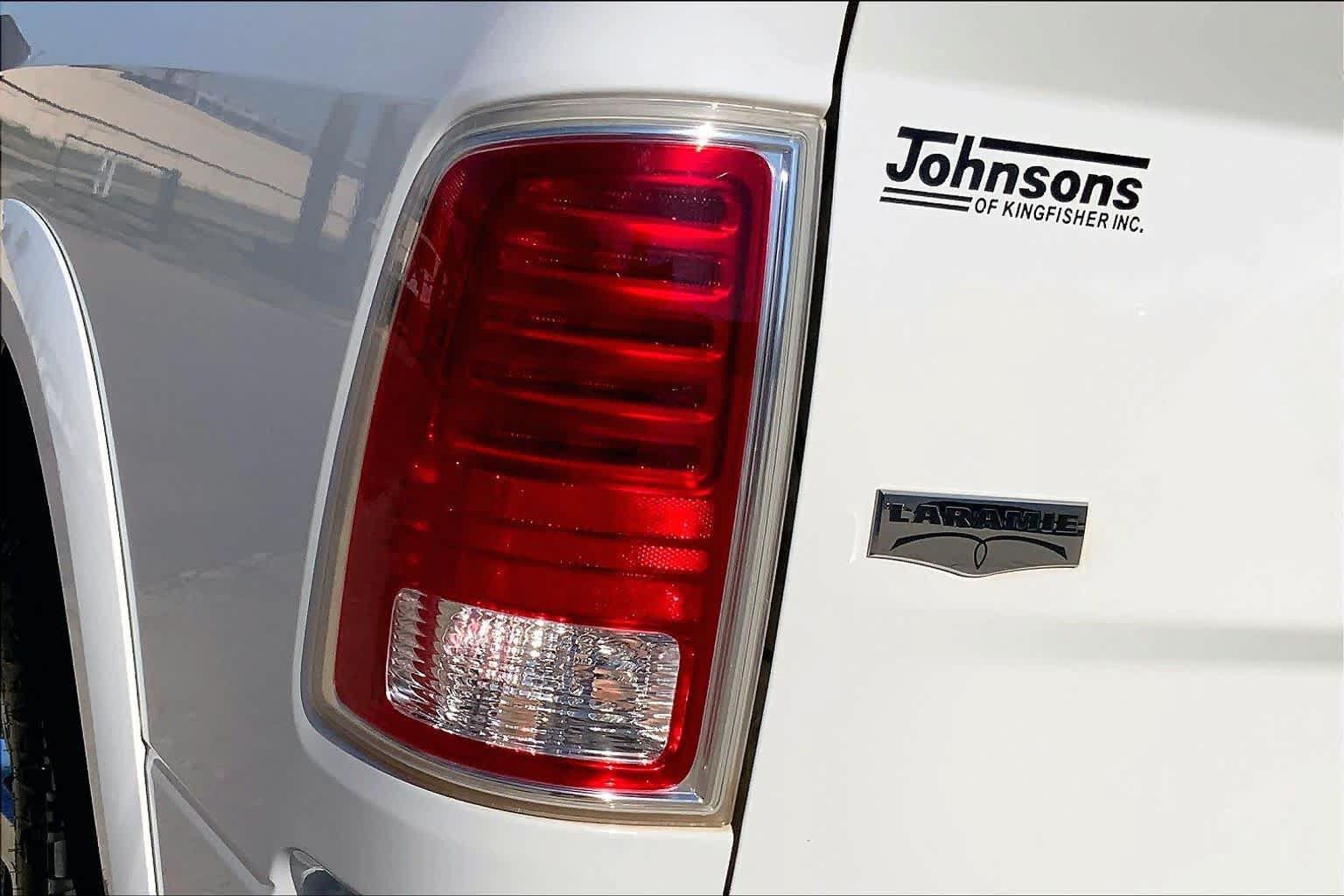 Used 2017 RAM 1500 Laramie w/ Convenience Group AWD/4WD image 28