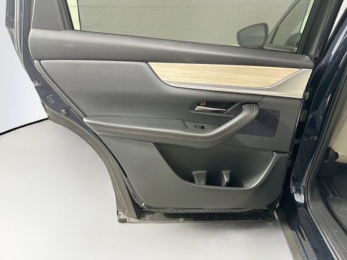 Used 2024 MAZDA CX-90 Plug-In Hybrid w/ Premium Pkg image 27