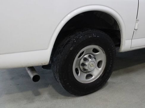 Used 2022 Chevrolet Express 2500 w/ Driver Convenience Package RWD image 24