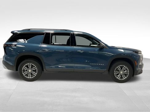 Used 2026 Chevrolet Traverse LT w/ Driver Confidence Package AWD/4WD image 4