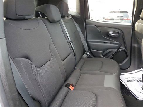 Used 2018 Jeep Renegade Altitude w/ UConnect 8.4 Nav Group image 26