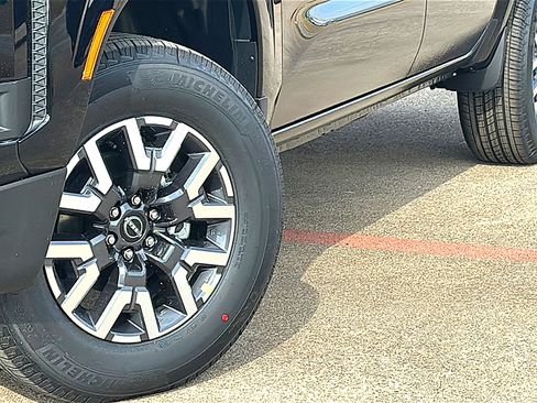 New 2026 Nissan Frontier SV w/ SV Convenience Package image 3