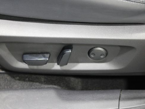 Used 2025 Mitsubishi Outlander SE AWD/4WD image 5