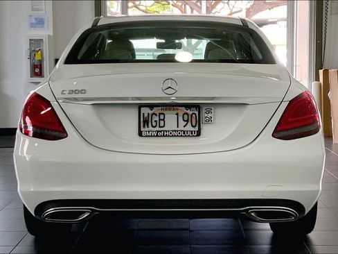 Used 2021 Mercedes-Benz C 300 Sedan image 4