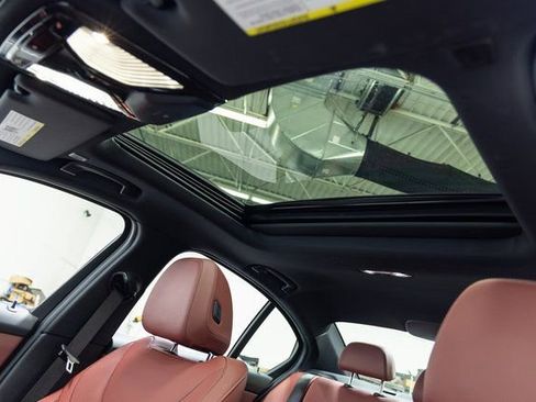 Certified 2025 BMW 330i xDrive Sedan w/ Premium Package image 13