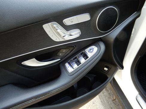 Used 2021 Mercedes-Benz GLC 300 4MATIC image 22