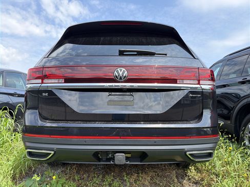 Used 2024 Volkswagen Atlas SE AWD/4WD image 5