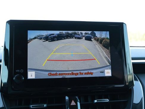 Used 2024 Toyota Corolla Cross XLE image 17