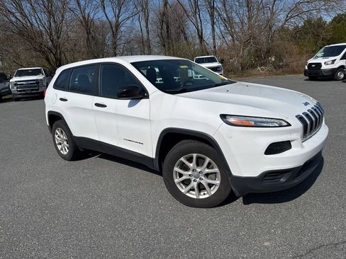 Used 2017 Jeep Cherokee Sport image 1