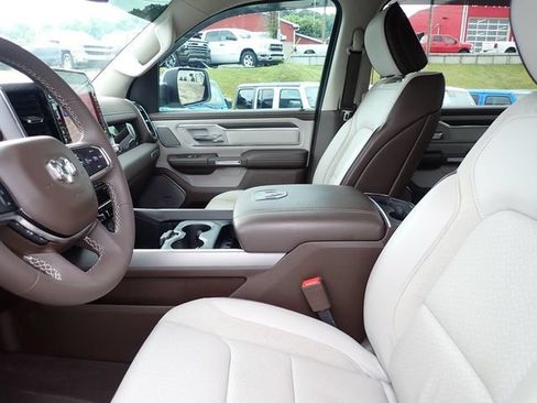 Used 2025 RAM 1500 Laramie AWD/4WD image 15
