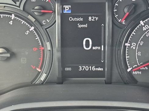 Used 2024 Toyota 4Runner SR5 Premium w/ Moonroof Package RWD image 30