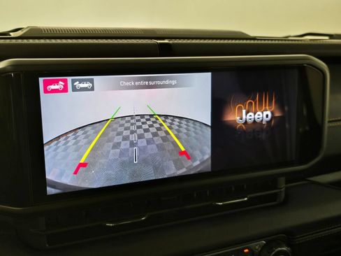 Used 2024 Jeep Wrangler Unlimited Sahara w/ Technology Group AWD/4WD image 29