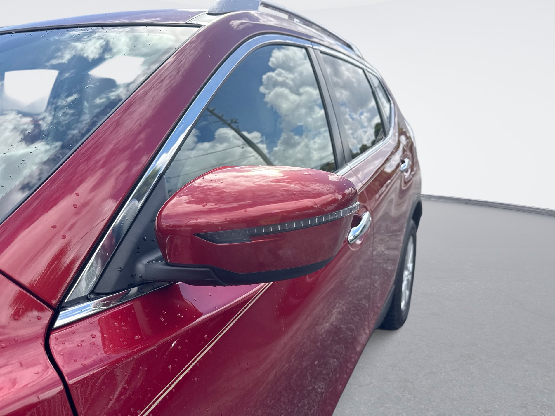 Used 2016 Nissan Rogue SV FWD image 12