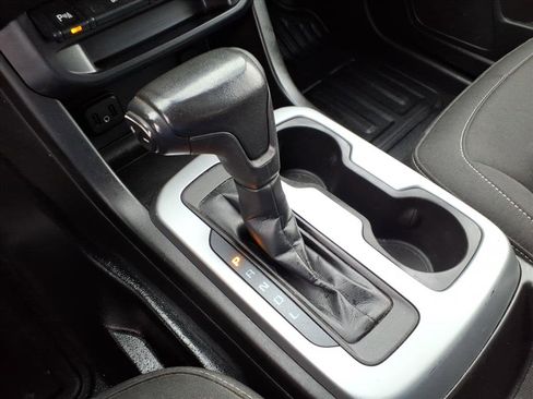 Used 2021 Chevrolet Colorado LT w/ Fleet Safety Package image 10