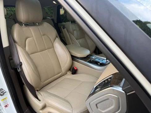 Used 2017 Land Rover Range Rover Sport HSE image 18