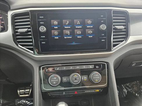 Used 2022 Volkswagen Atlas Cross Sport SEL Premium R-Line image 12