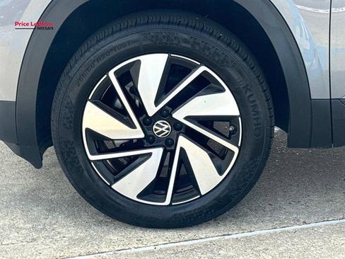Used 2025 Volkswagen Atlas SE FWD image 4
