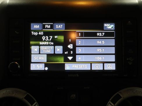 Used 2014 Jeep Wrangler Unlimited Rubicon w/ Connectivity Group image 27