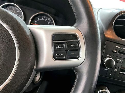 Used 2016 Jeep Compass High Altitude FWD image 19
