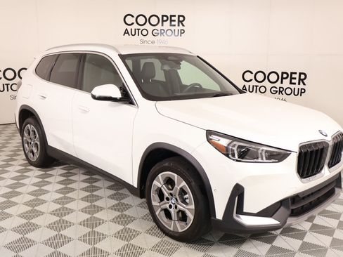 Used 2023 BMW X1 xDrive28i AWD/4WD image 1