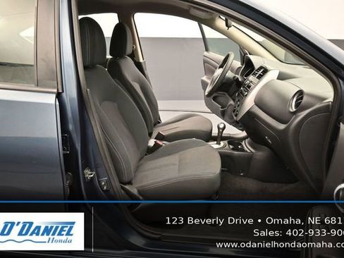 Used 2015 Nissan Versa SV FWD image 39