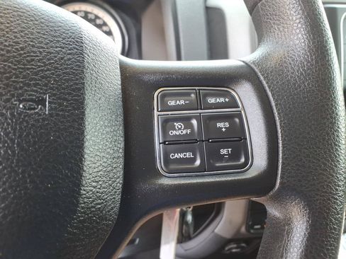 Certified 2019 RAM 1500 Express AWD/4WD image 16