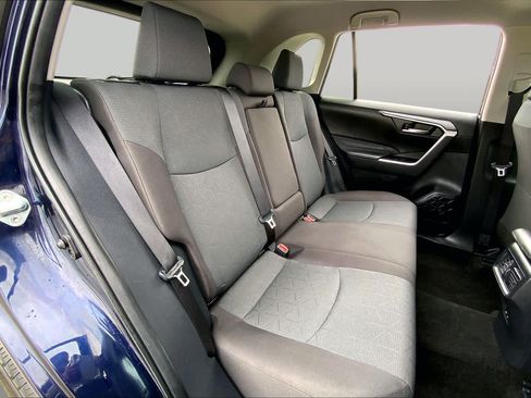 Used 2025 Toyota RAV4 XLE FWD image 19