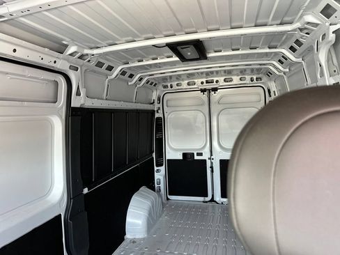 Used 2026 RAM ProMaster 2500 w/ Convenience Group FWD image 3