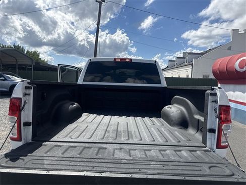 Used 2022 RAM 2500 Tradesman w/ Chrome Appearance Group image 22