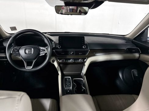 Used 2019 Honda Accord Touring image 12