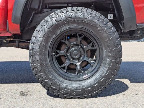Used 2019 Toyota Tacoma TRD Off-Road w/ Technology Package image 23