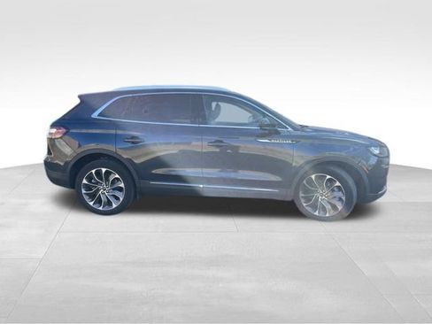 Used 2022 Lincoln Nautilus Reserve image 7