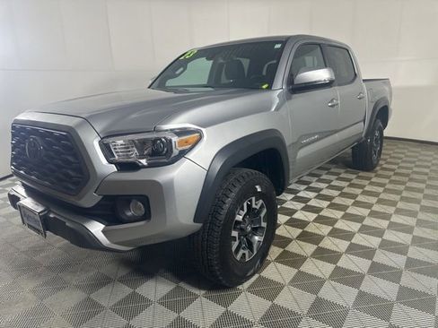Used 2023 Toyota Tacoma TRD Off-Road image 2