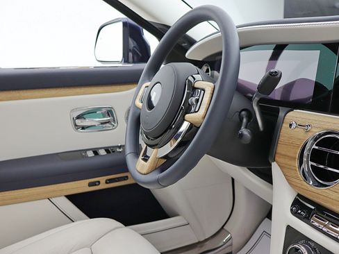 Used 2025 Rolls-Royce Ghost AWD/4WD image 39
