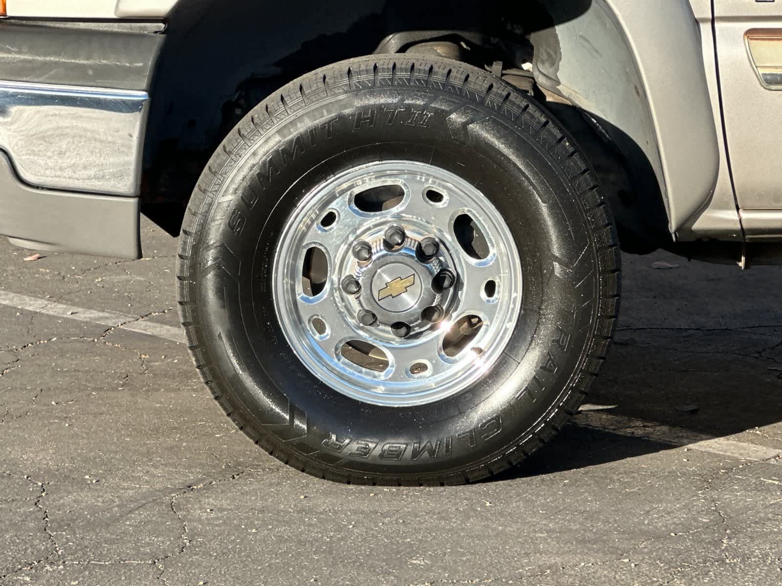 Used 2004 Chevrolet Silverado 2500 LT RWD image 23